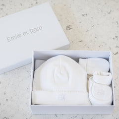 Emile et Rose Nox, a perfect new baby boys or girls gift set, pull-on baby hat and adorable mitts & booties make a lovely pairing for this new baby gift.