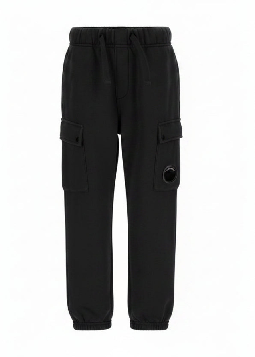 C.P. Company Kids U16 Diagonal Fleece Double Cargo Lens Sweatpants feature an adjustable drawstring waistband, practical side pockets, and signature cargo flap snap pockets with iconic Lens detailing, easticated cuffs. Black