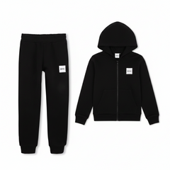 Hooded jogging cardigan in brushed fleece. Zipper closure with side pockets. BOSS woven label on chest. Paired with Jogging pants in brushed fleece. Elasticated waistband. 2 side pockets. Woven BOSS label under pocket. REGULAR FIT Black