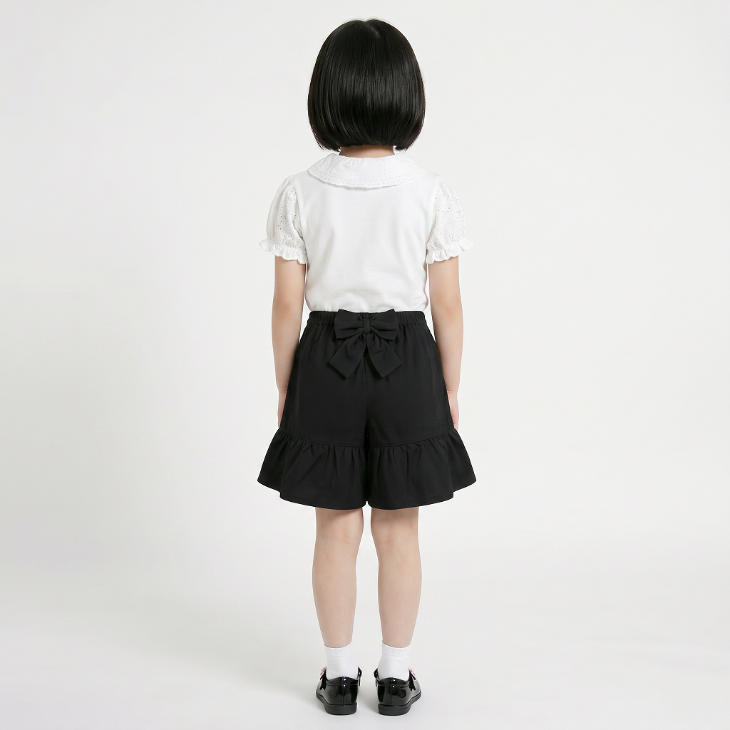 LELLI KELLY Black Bambi charming culottes feature a decorative bow detail on the back and an iconic LELLI KELLY logo charm