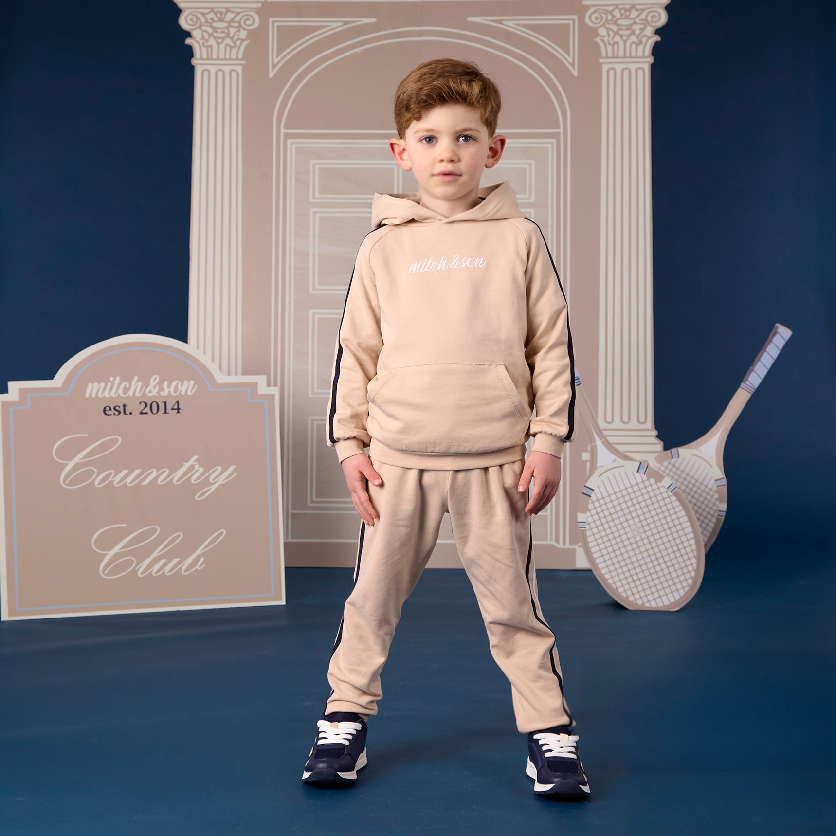 MITCH & SON Classic Collection. The Scott tracksuit features a classic overhead hoodie with a front pouch pocket and matching joggers