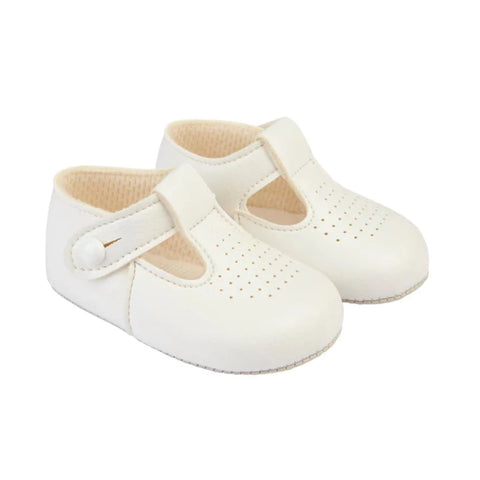 Early Days White pre-walker baby shoes, from our Baypods collection
