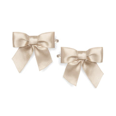 Little A by ADee Little Locket theme. The Denver hair clips feature smooth beige satin bows set on easy-to-wear clips. A pretty finishing touch for any little look.&nbsp;