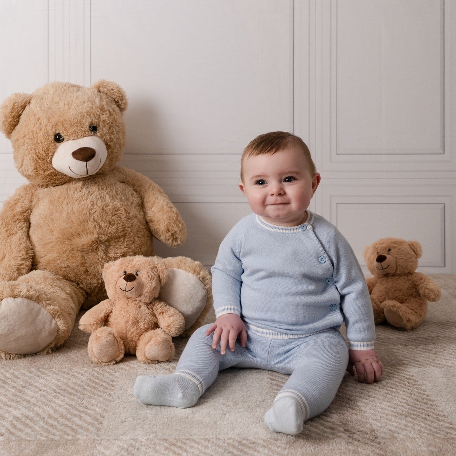 MITCH & SON Mini The Zion set includes a soft knit top with button detailing and matching trousers. A cosy outfit ideal for any occasion. Sky Blue