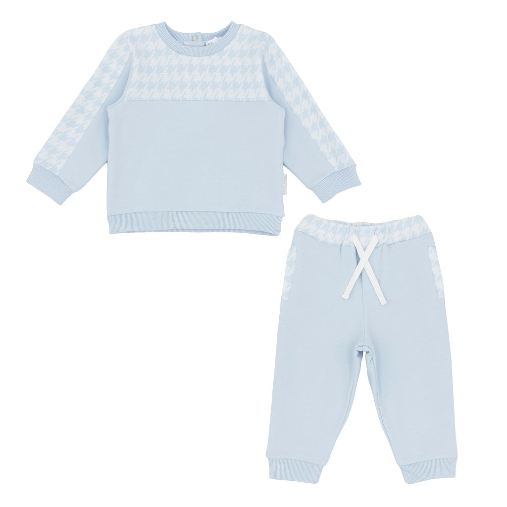 Pastels & Co - Pastels Perfect Plaid. The Tyler round neck jogger set set in blue and white offers timeless elegance for baby boys.
