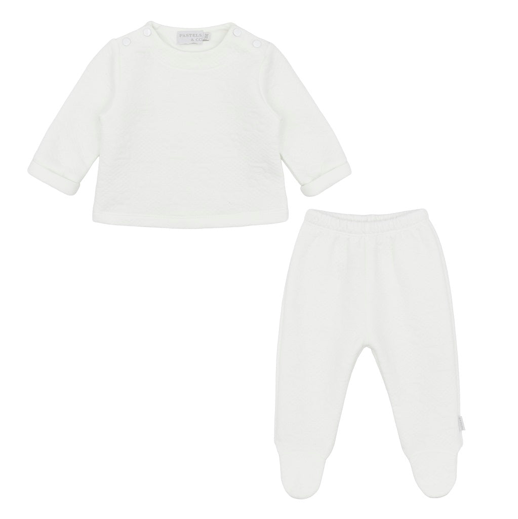 Pastels & Co - Teddybear Story. The Winnie 2 Piece Set in soft ivory offers timeless elegance for baby boys &amp; girls.