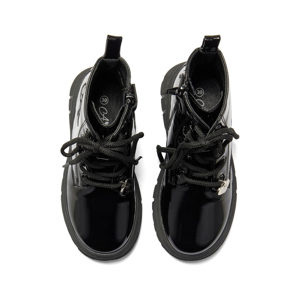 ADEE Go back to school in style with the black Selene boot. Featuring branding embroidered branding and lace up fastening. Finished with non-slip rubber soles.